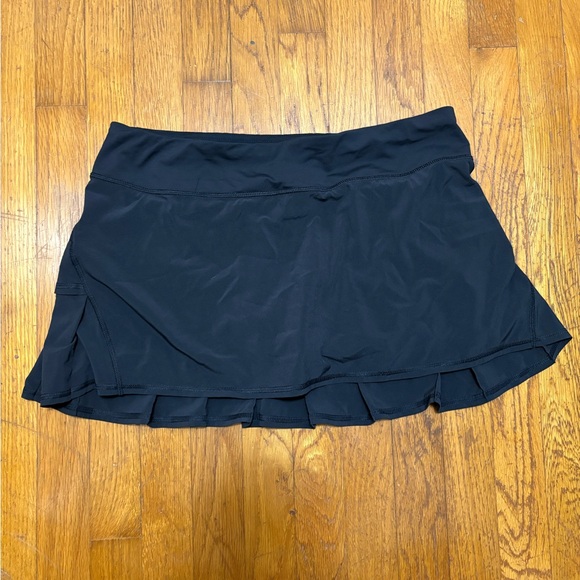 lululemon athletica Dresses & Skirts - EUC Lululemon Run Pace Setter Skirt